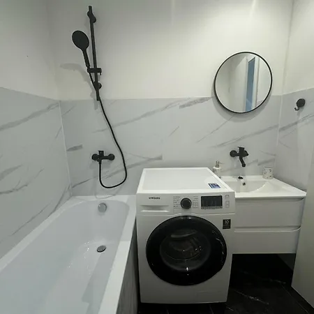 Strážske S Balkónom Appartamento Michalovce