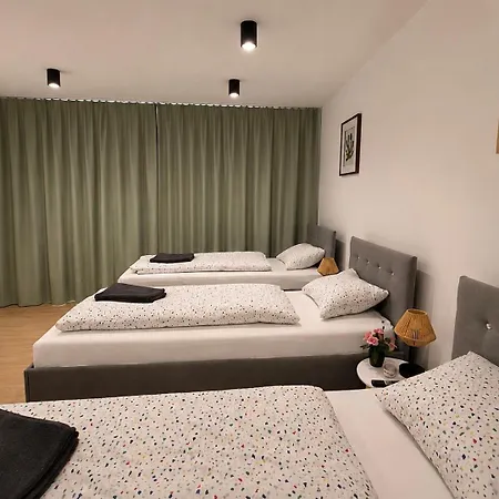 Strážske S Balkónom Appartamento Michalovce