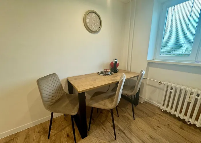 Strážske S Balkónom Apartman *